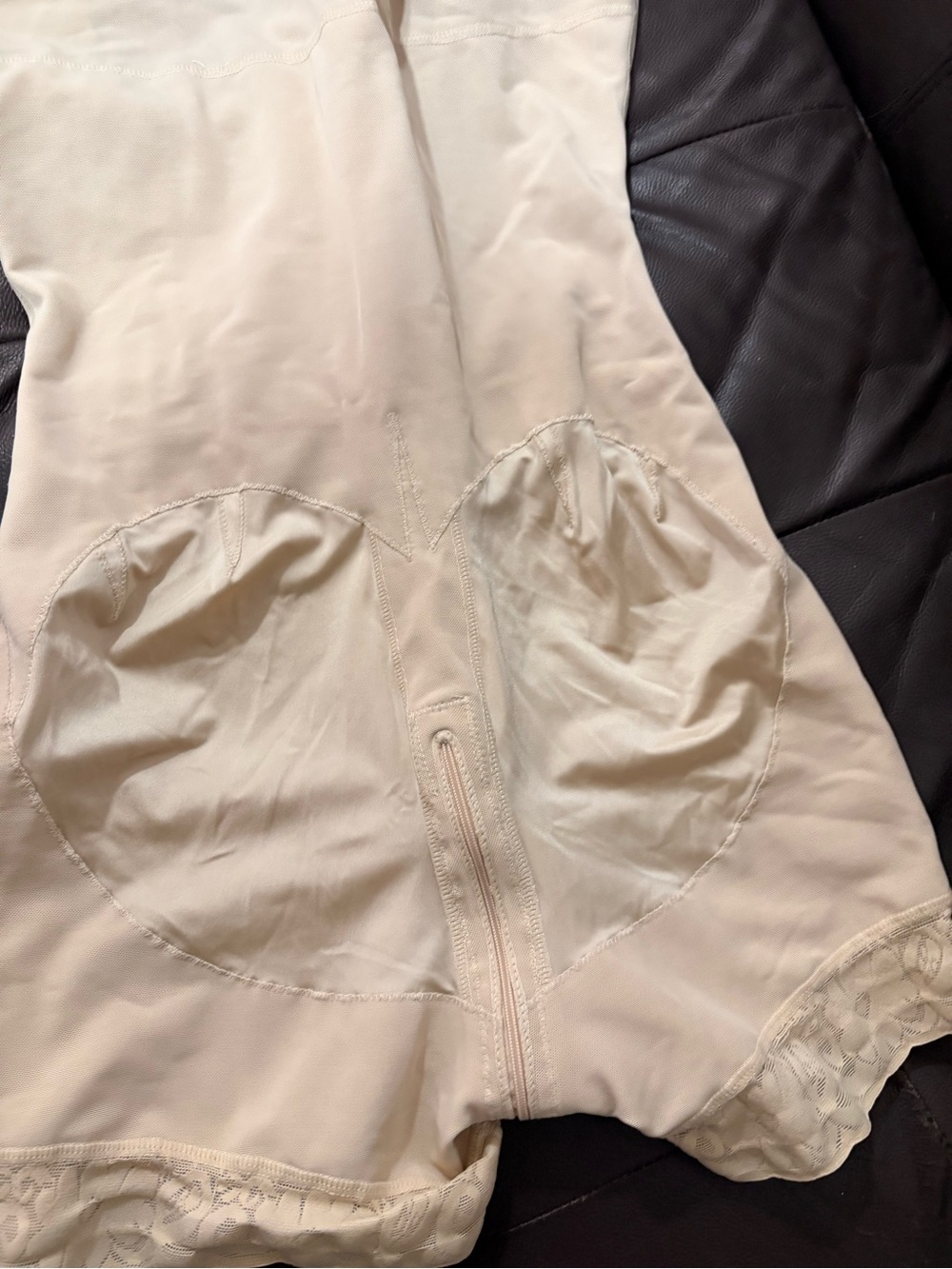 Seamless Beige Full-Body Shapewear Bodysuit with Front Hook Closure - Picture 7 of 9